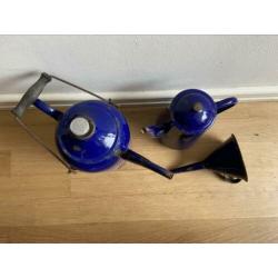 Prachtige blauwe emaille set!!