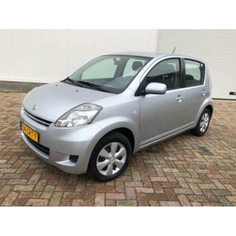 Daihatsu Sirion 2 1.0-12V Premium airco 2008 deurs