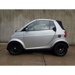 Smart Forfour fortwo cabrio 0.7 passion aut Bentley interieu