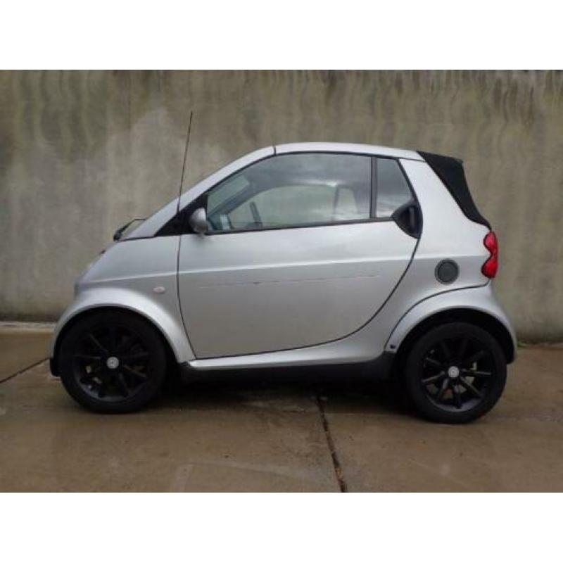 Smart Forfour fortwo cabrio 0.7 passion aut Bentley interieu