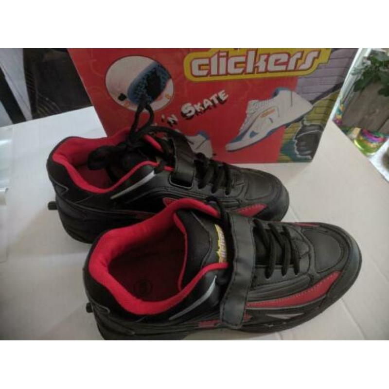 Clickerschoenen met wieltjes, mt 34/35 en mt 36/37.