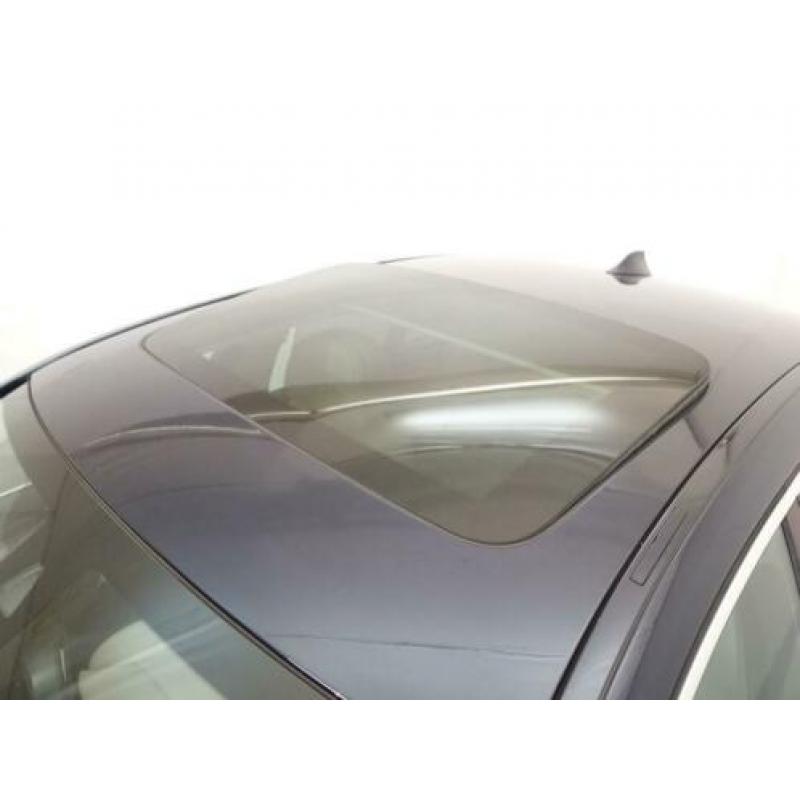 BMW 5 Serie 528i High Executive M Sport Aut8, Schuif-Panodak