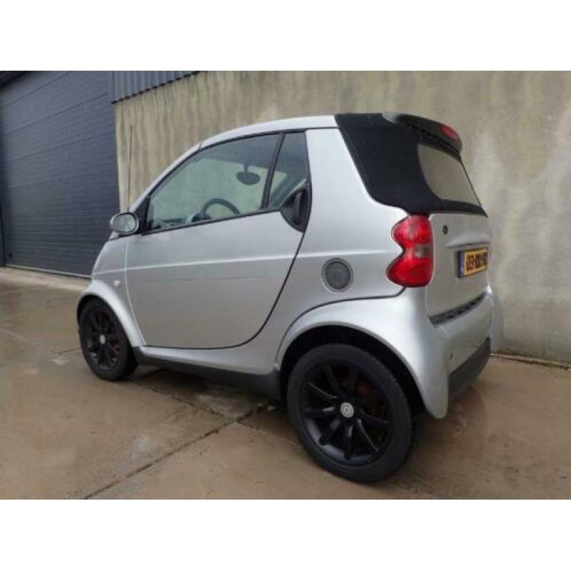 Smart Forfour fortwo cabrio 0.7 passion aut Bentley interieu