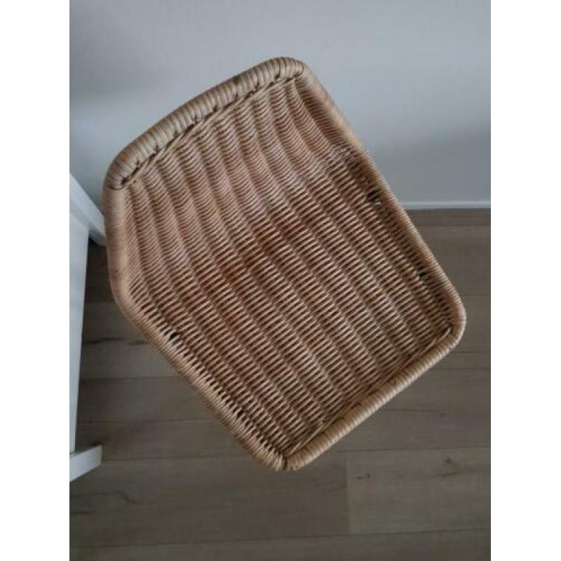 Gave industriële barkruk met rotan zitting