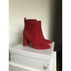Rode suede haklaars | &Other Stories | mt 39