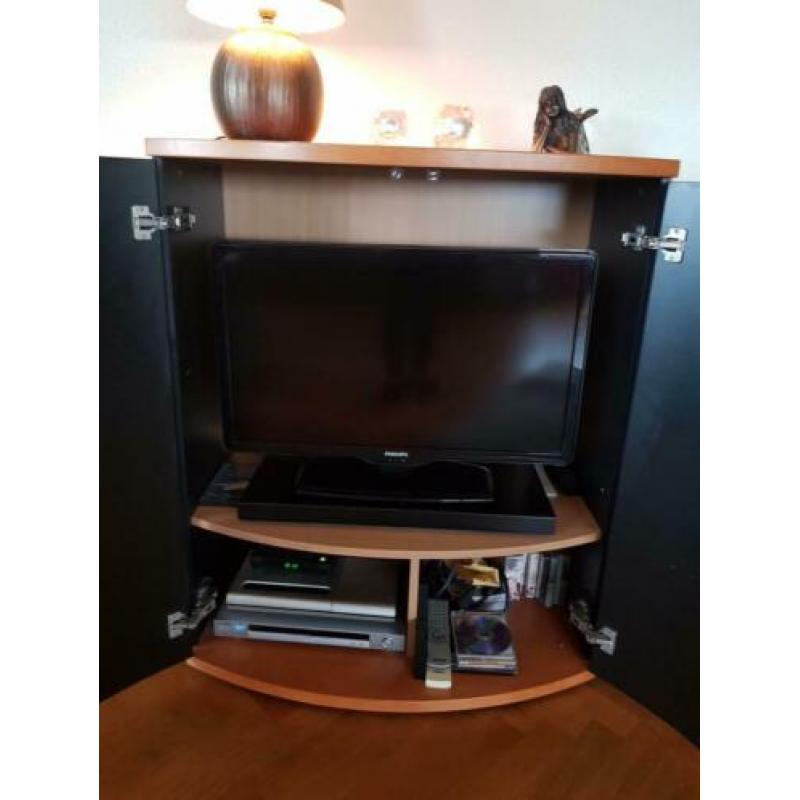 TV kast, kersenhout met zwarte houten deuren