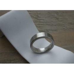 Nieuw stalen ring kan zowel voor dame /heer