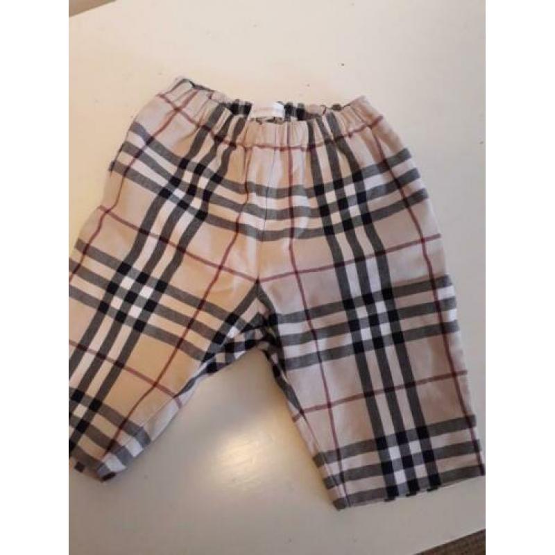 Burberry broekje maat 80