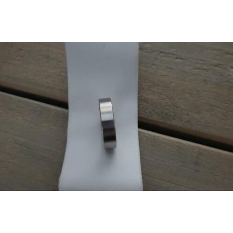 Nieuw stalen ring kan zowel voor dame /heer