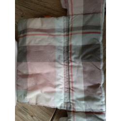 Stokke tripp trapp zachtroze rugleuning babyset met kussen