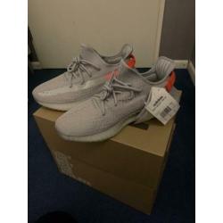 Yeezy boost 350 V2 Tail light maat 44