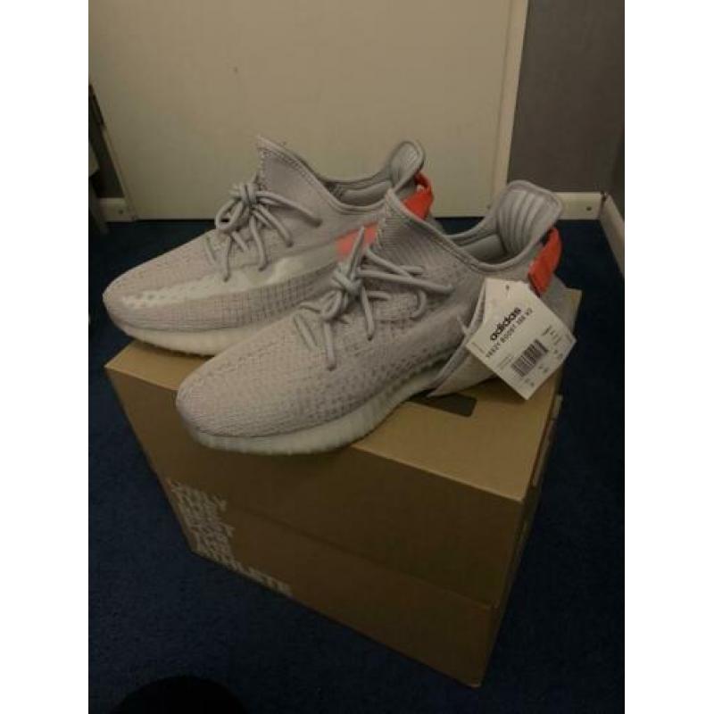 Yeezy boost 350 V2 Tail light maat 44