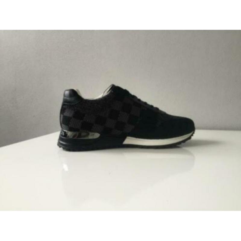 Originele Louis Vuitton Sneakers LV Zwart Suede Runners S