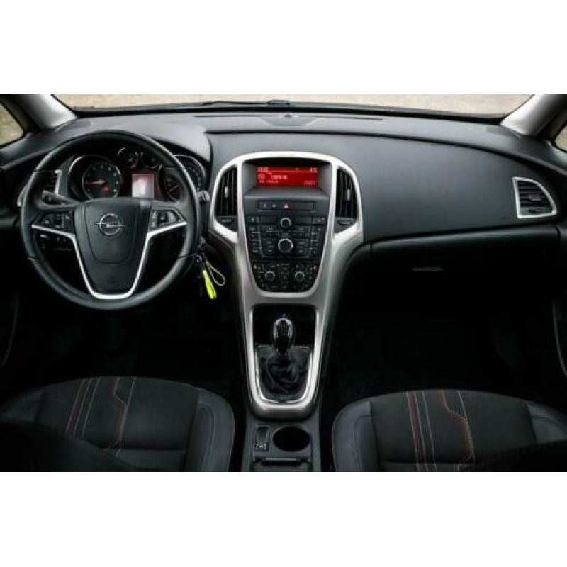 Opel Astra 1.4 Turbo 140 PK Cosmo | Trekhaak (bj 2012)