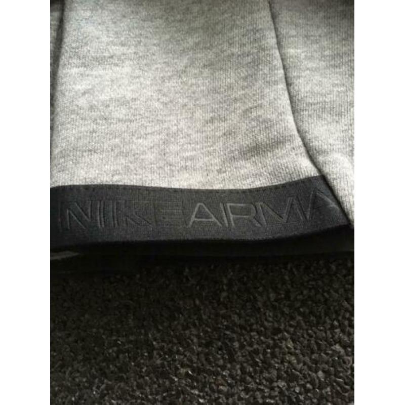 Nike tech fleece, airmax XL boys. 13/15 jaar. 158/170