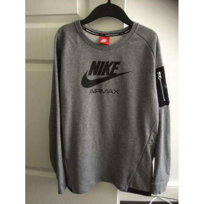 Nike tech fleece, airmax XL boys. 13/15 jaar. 158/170