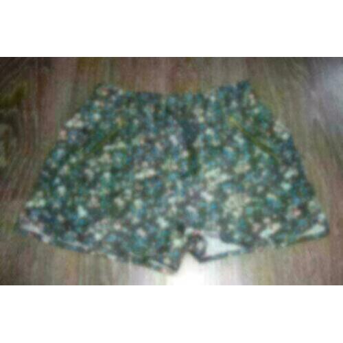 Leuke short mt 152 bruin/bloemetjes,elastische taille