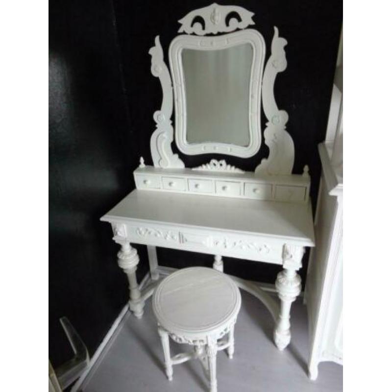 Antieke witte kaptafel/toillettafel met antieke kruk