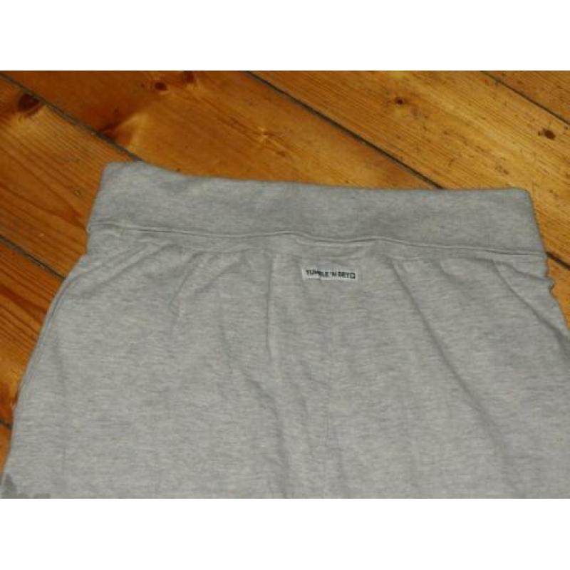 mooie Tumble 'n Dry (harem) broek maat 134