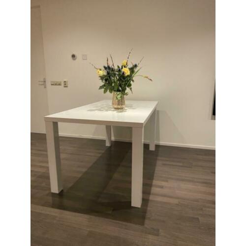 Nieuwe eettafel