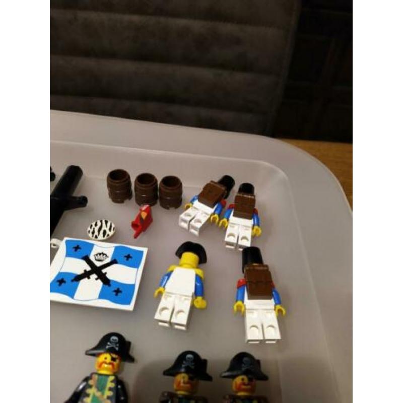 Lego Pirates - Piraten minifiguren en onderdelen