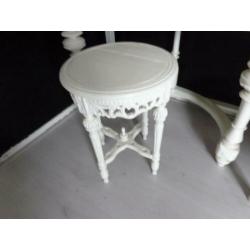 Antieke witte kaptafel/toillettafel met antieke kruk