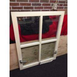 gebruikte ramen 1 stuks 99 X 129 cm en 1 stuks 89 X 114 cm