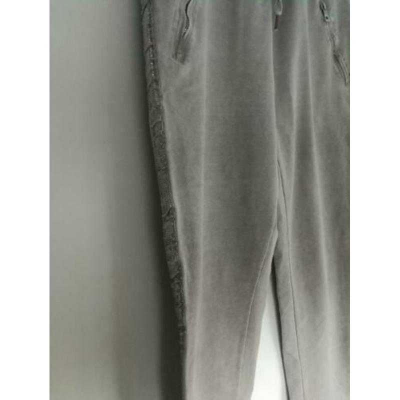 Nieuwe grijze broek maat XL