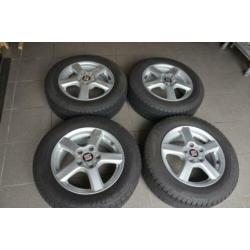 4 mooie 15 inch aluminium velgen met Dunlop winterbanden