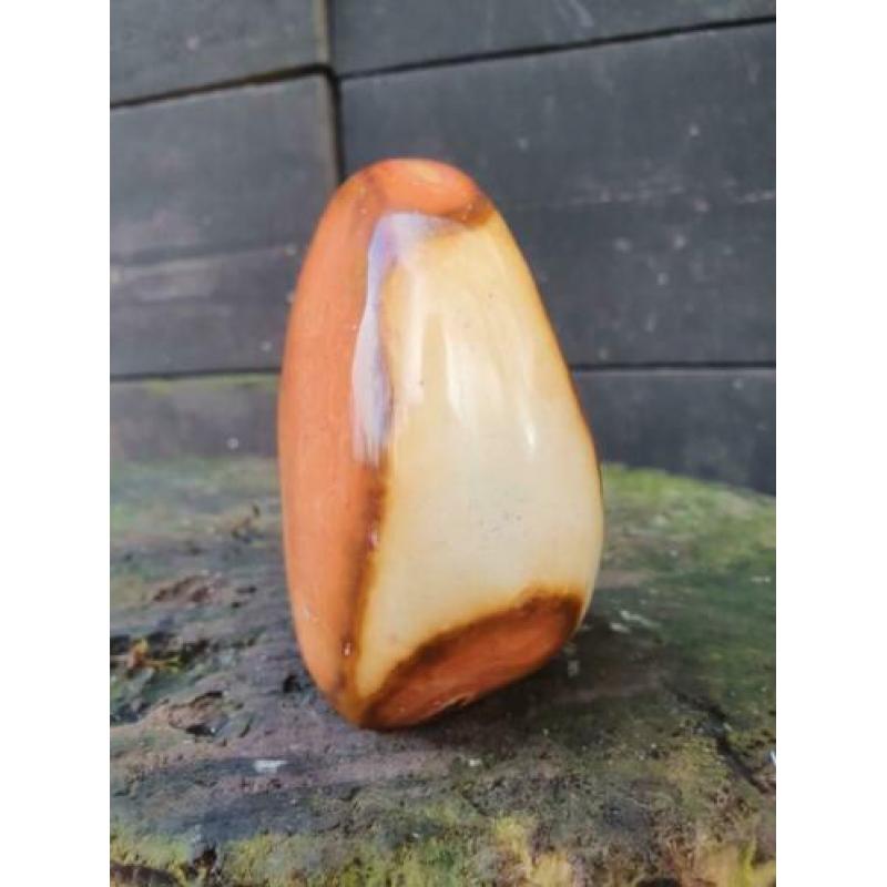 Prachtig sculptuur van polychroom jaspis 649 gram