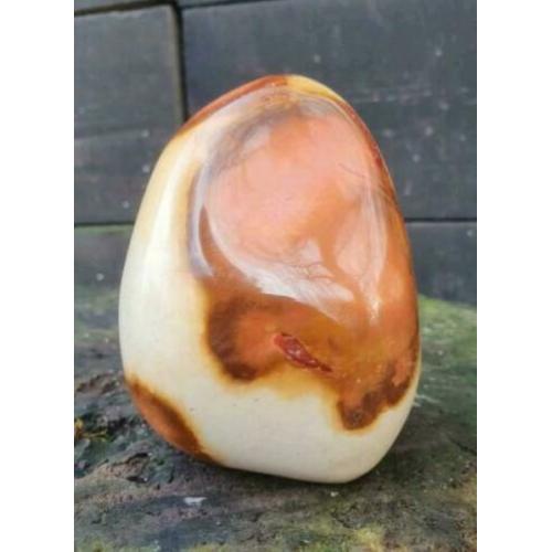 Prachtig sculptuur van polychroom jaspis 649 gram