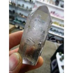 Bergkristal met hematiet, fantoomkwarts