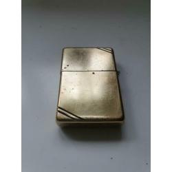 zippo (goudkleurig)