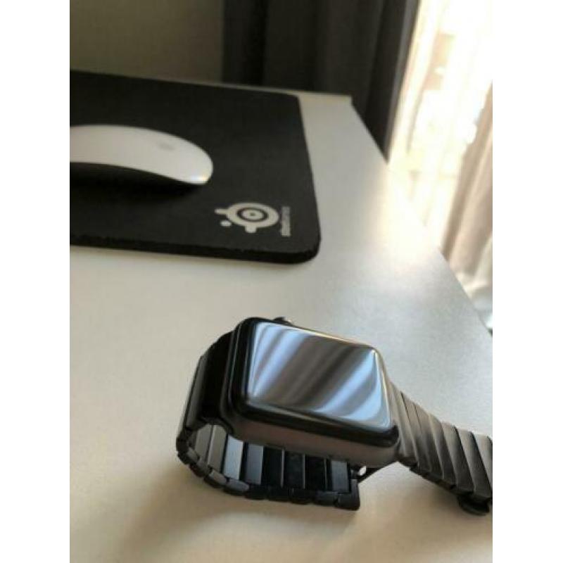 Apple watch 3 42mm met extra bandjes