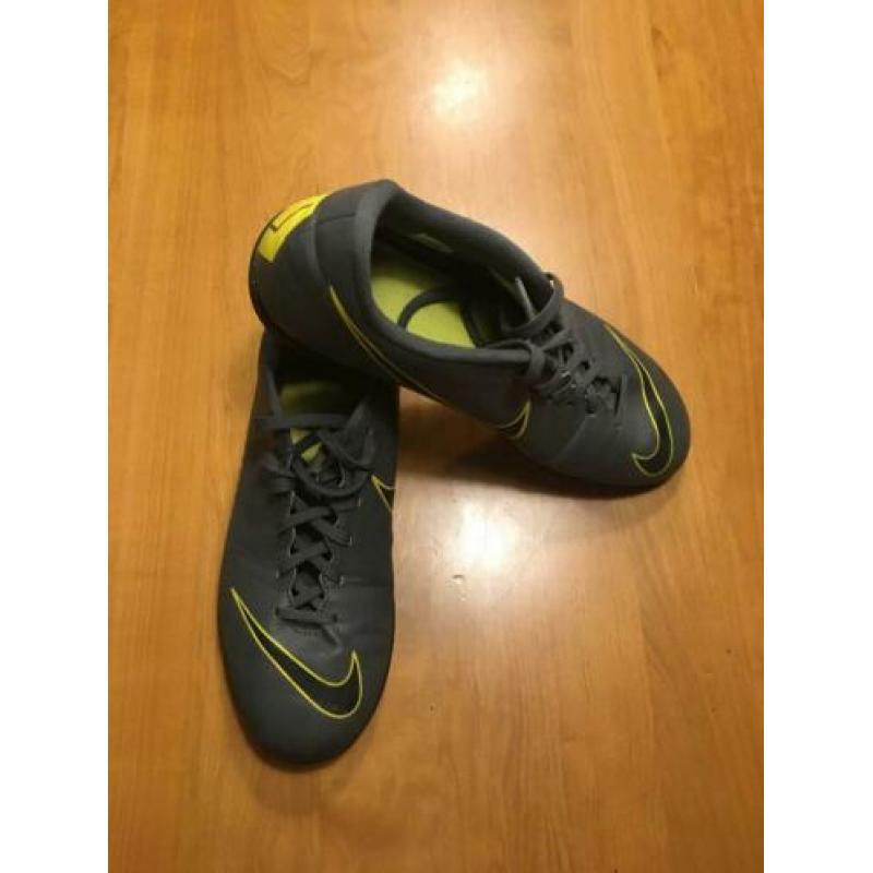 Nike Voetbal/Hockey schoenen Kunstgras Maat 43