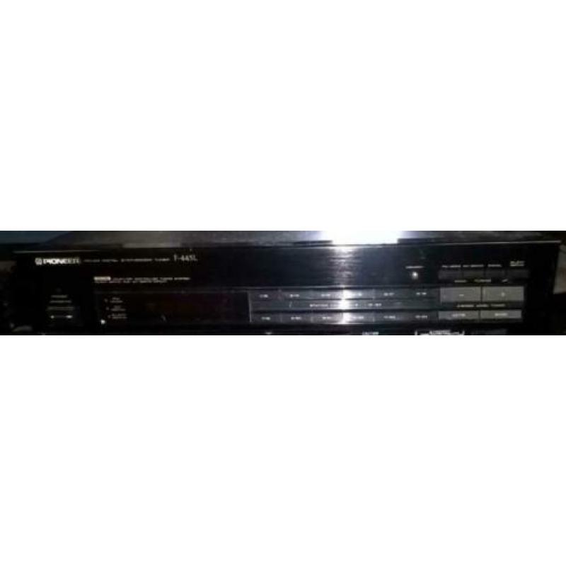 tuners merken Braun, Denon, Sony, Philips en Pioneer