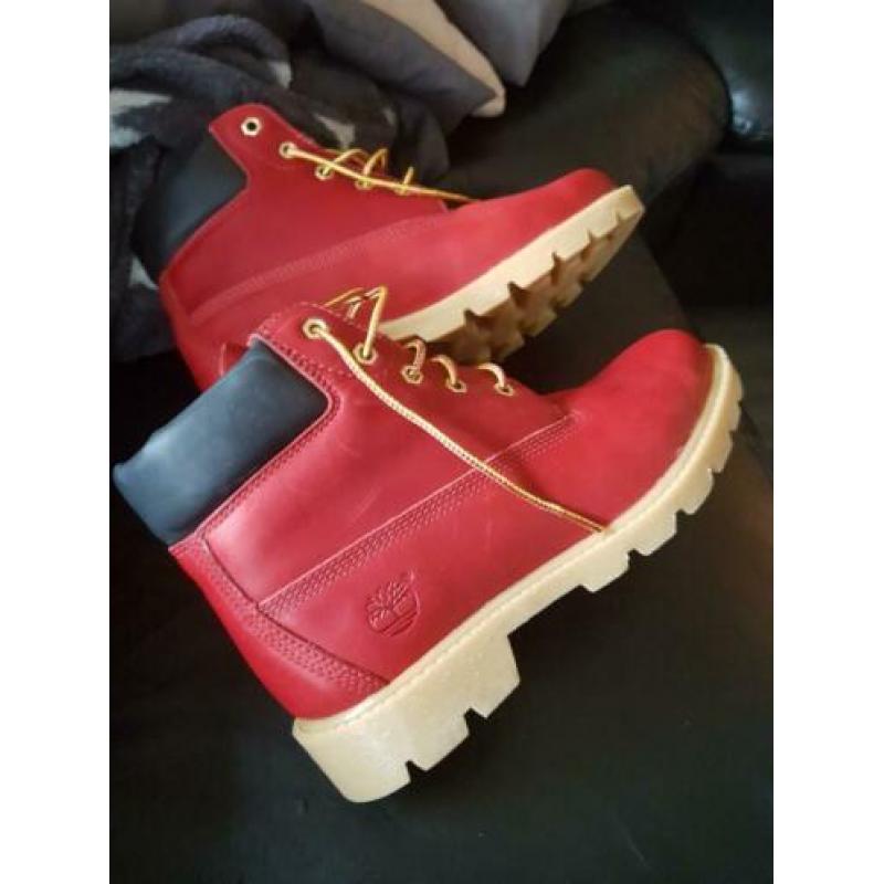 Bordeauxrode Timberlands maat 38