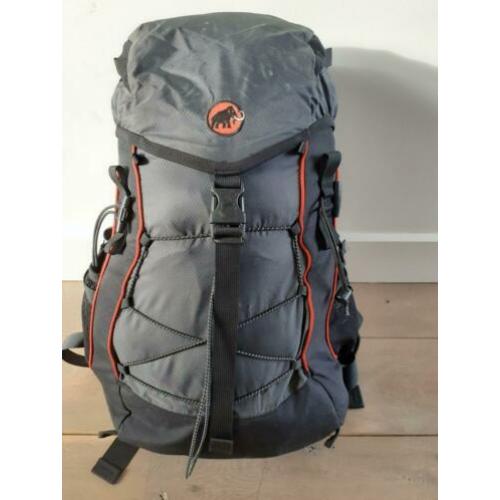 Mammut Maloja rugzak incl. regenhoes