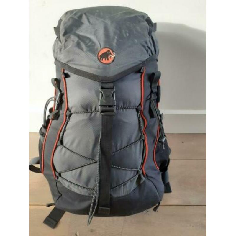Mammut Maloja rugzak incl. regenhoes