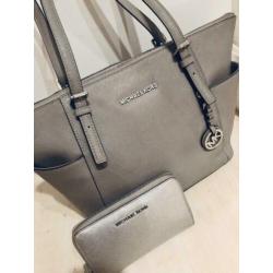 Prachtige Michael kors tas + portemonnee SET als NIEUW