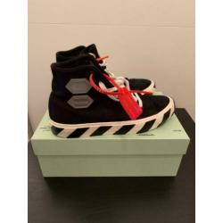 Off white vulcanised striped high maat42 27cm