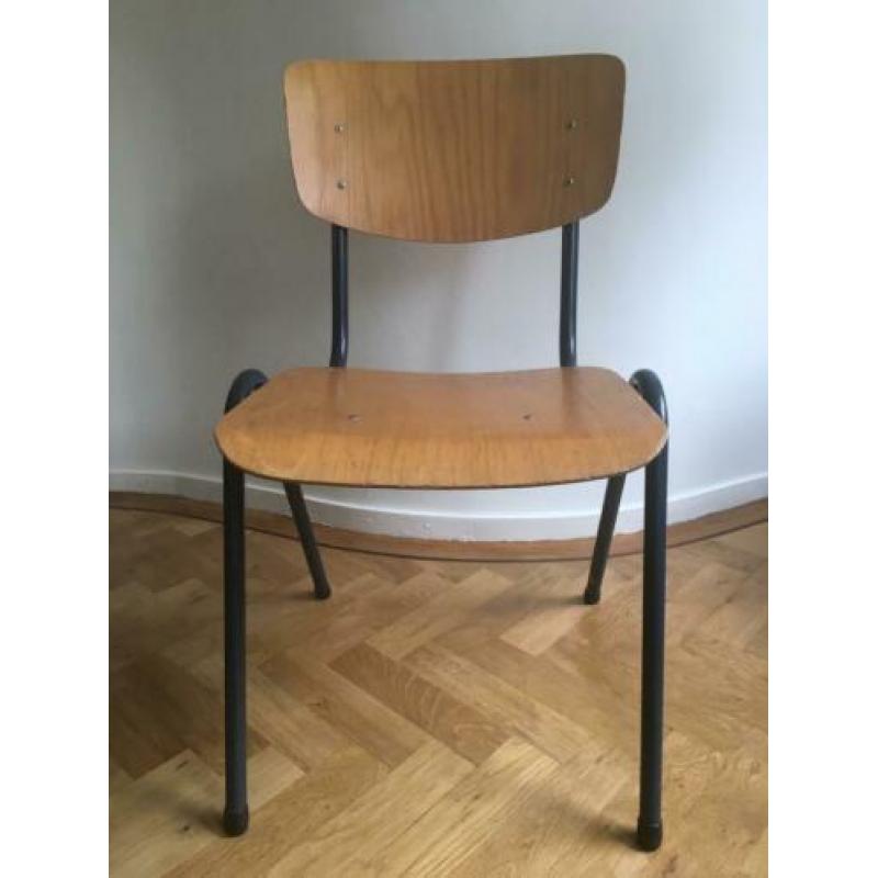 2 X vintage schoolstoelen
