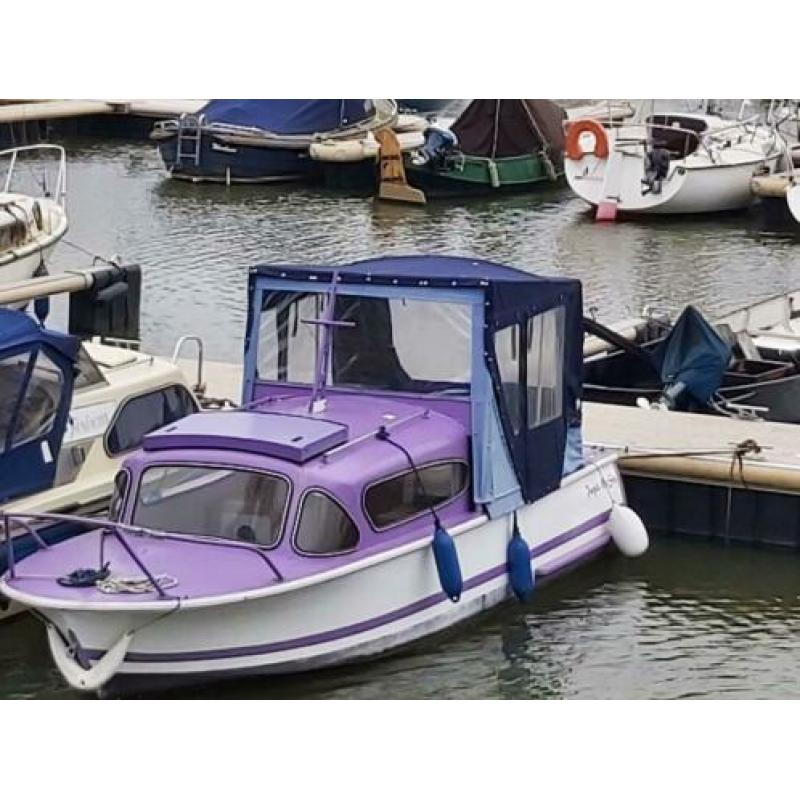 mooie kajuit bootje