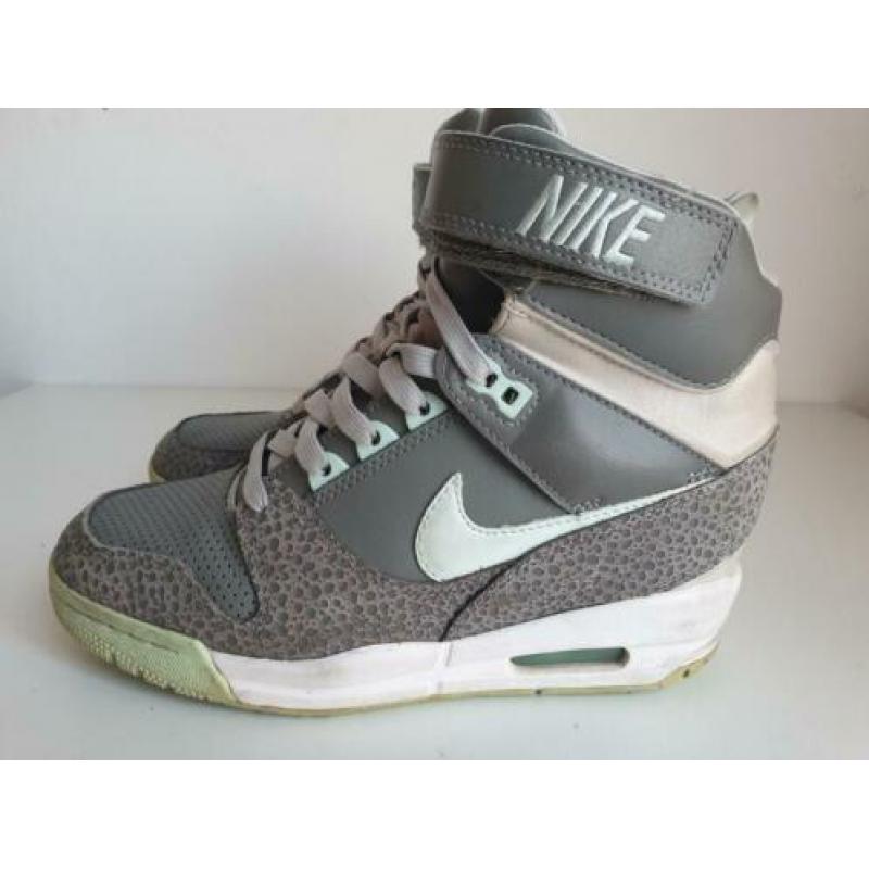 Nike air revolution sky high maat 39 sneakers