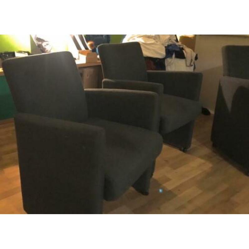 6 eetkamer verrijdbare stoelen in goede staat