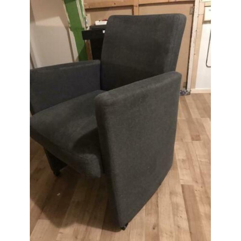6 eetkamer verrijdbare stoelen in goede staat