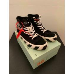 Off white vulcanised striped high maat42 27cm