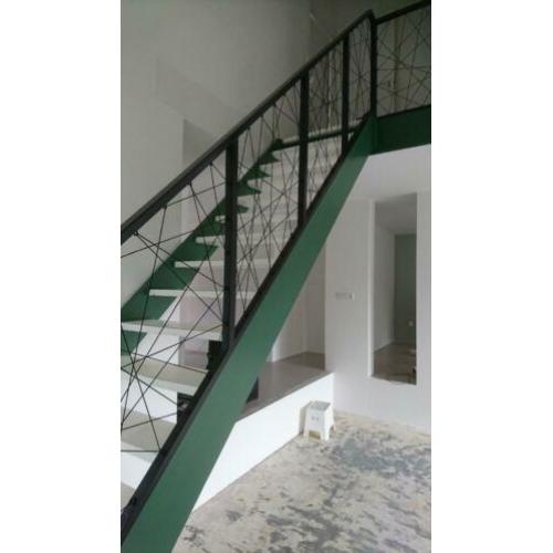 maatwerk metaal, rvs balustrade, trapleuning