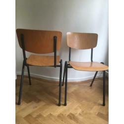 2 X vintage schoolstoelen