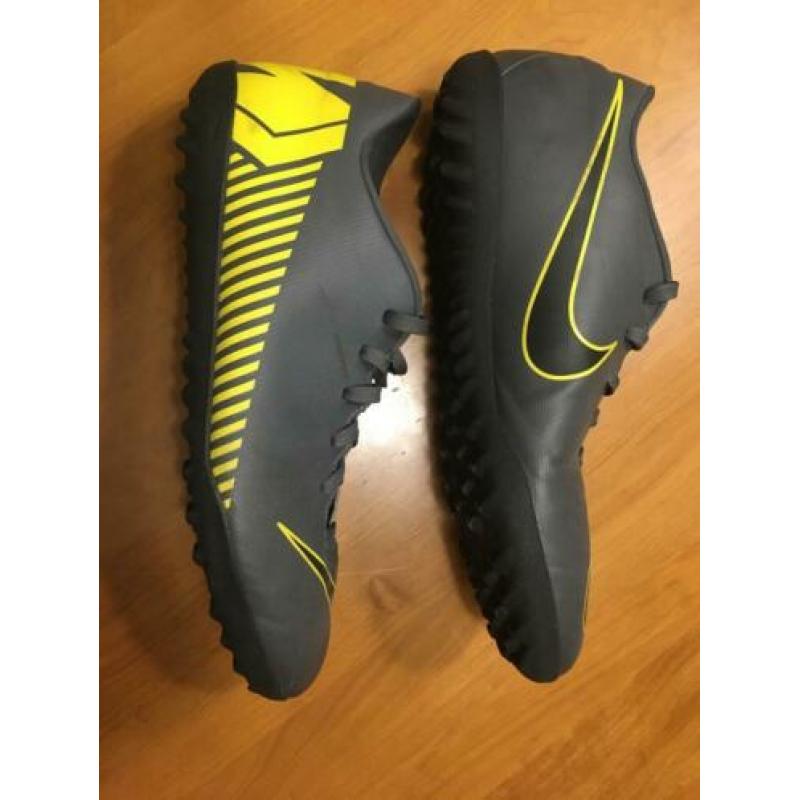 Nike Voetbal/Hockey schoenen Kunstgras Maat 43